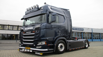 Scania S520 voor Dekker & Crum