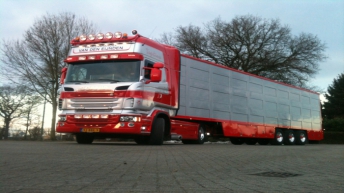 Scania R500 voor Van den Eijnden