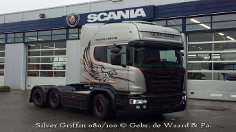 Scania R580 Silver Griffin voor Gebr. de Waard & Pa
