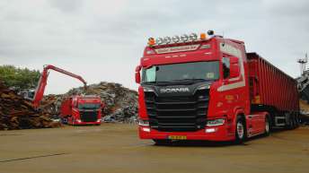 Twee Scania R520 trekkers voor Gebr. Swinkels Metaalrecycling B.V.