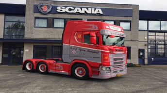 Scania S580 V8 voor Toon Rijvers Transport