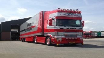 Scania R500 voor Van den Eijnden