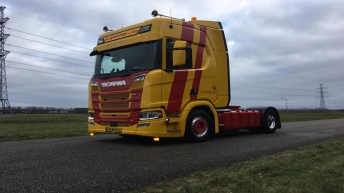 Scania R520 voor P. Greving & zn. uit Hoogeveen