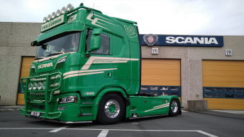 Scania 650S V8 voor Poelvoorde Hein uit Wielsbeke
