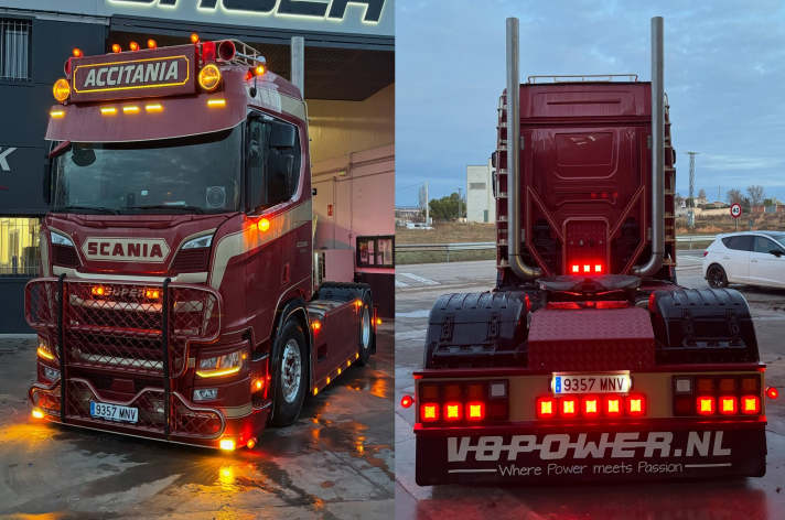 Scania met V8power spatlap