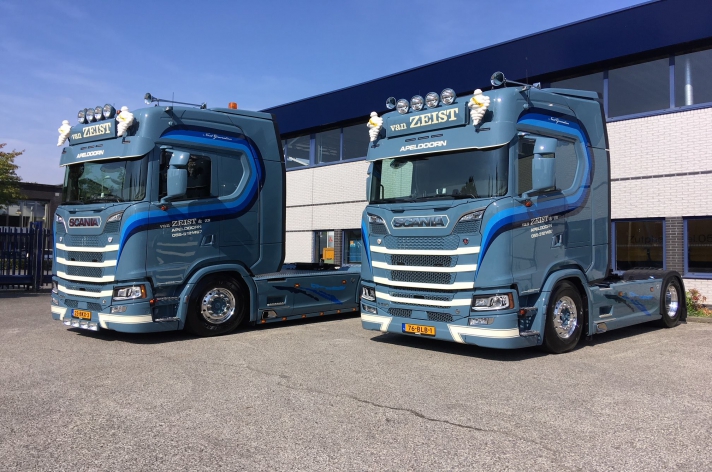 Twee Scania S520 trekkers voor van Zeist & Zn uit Apeldoorn