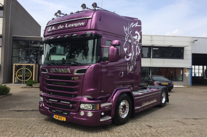 Scania R730 voor J.A. de Leeuw