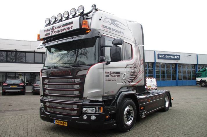 Scania R580 Silver Griffin 077/100 - Van Baak Transport